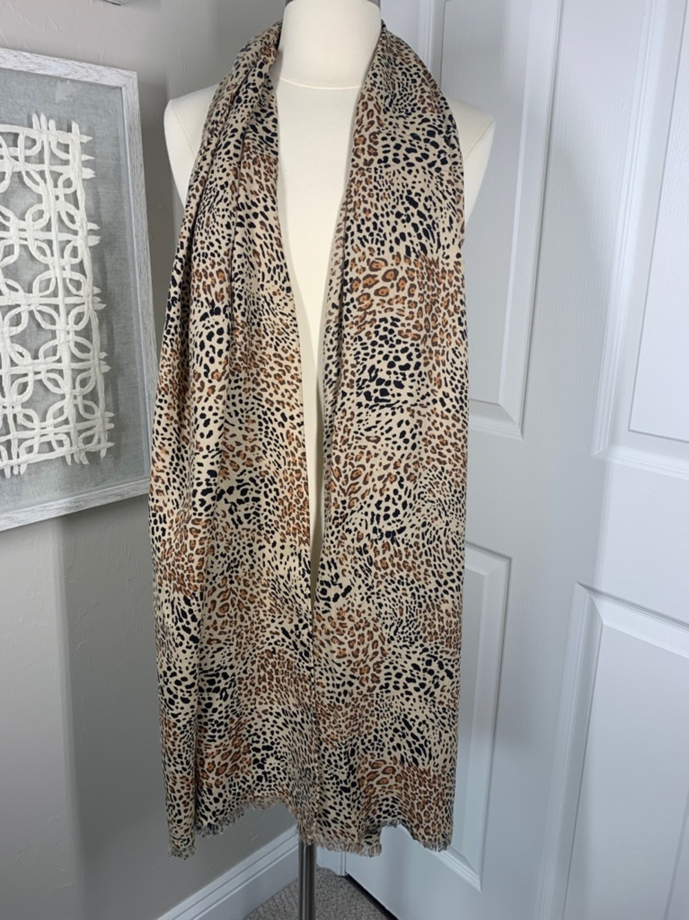 Talbots tan and black animal print scarf wool and silk bkend - Picture 2 of 7